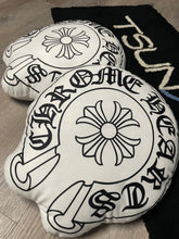 Cargar imagen en el visor de la galería, Tsunami Pure Chrome Pillow