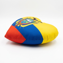 Cargar imagen en el visor de la galería, Ecuador Heart Shape Pillow
