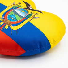 Cargar imagen en el visor de la galería, Ecuador Heart Shape Pillow
