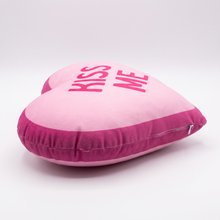Cargar imagen en el visor de la galería, Kiss Me Pillow
