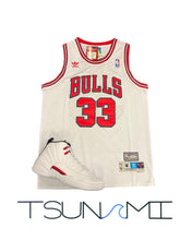 Cargar imagen en el visor de la galería, Scottie Pippen Chicago Bulls Hardwood Classics 1997-98 Jersey
